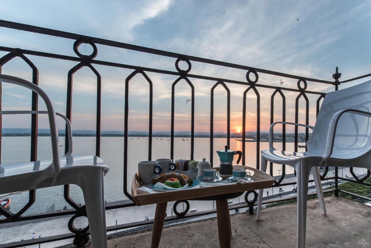 Duomo Seaside Deluxe Apartment By Ortigia Apartments Syracuse Exteriér fotografie