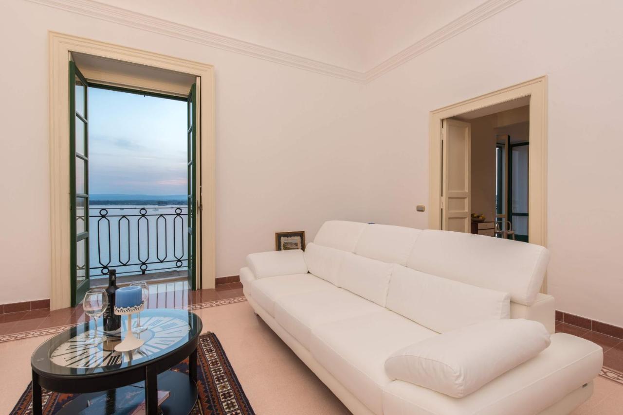 Duomo Seaside Deluxe Apartment By Ortigia Apartments Syracuse Exteriér fotografie