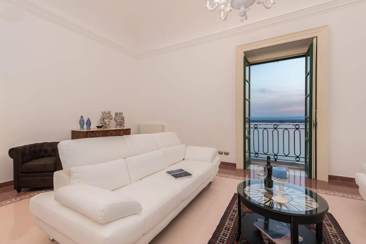 Duomo Seaside Deluxe Apartment By Ortigia Apartments Syracuse Exteriér fotografie